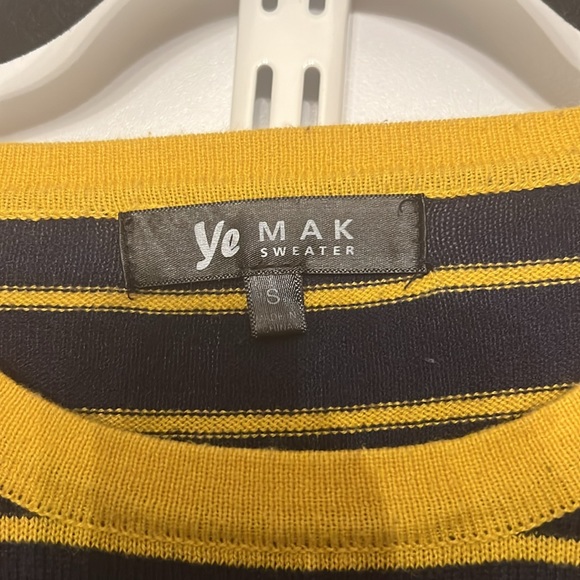 YEMAK Adorable Fox Face Round Neck Stripe Patterned Long Sleeve Pullover Sweater - Picture 3 of 3